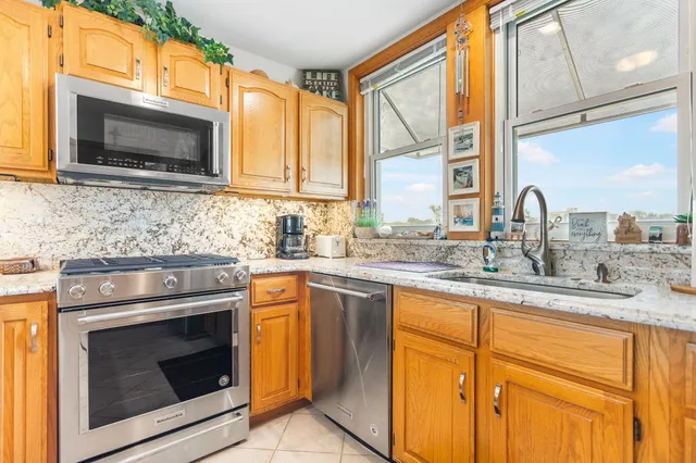 $750,000 | 260 Water Street, Unit 5E, St. Joseph, MI 49085