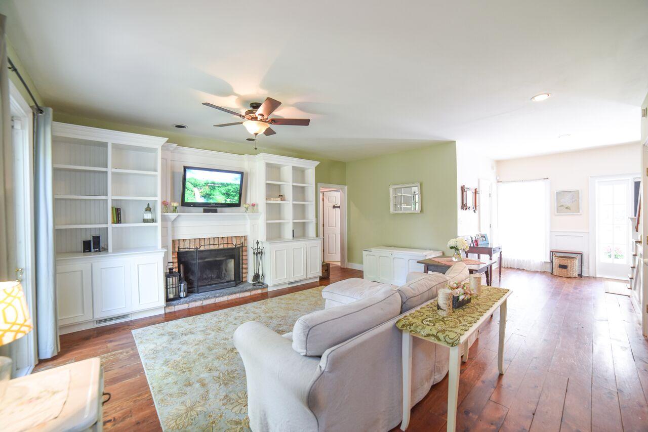 409 Springfield Road Mount Pleasant, SC 29464 - Photo 4 of 23 Family Room