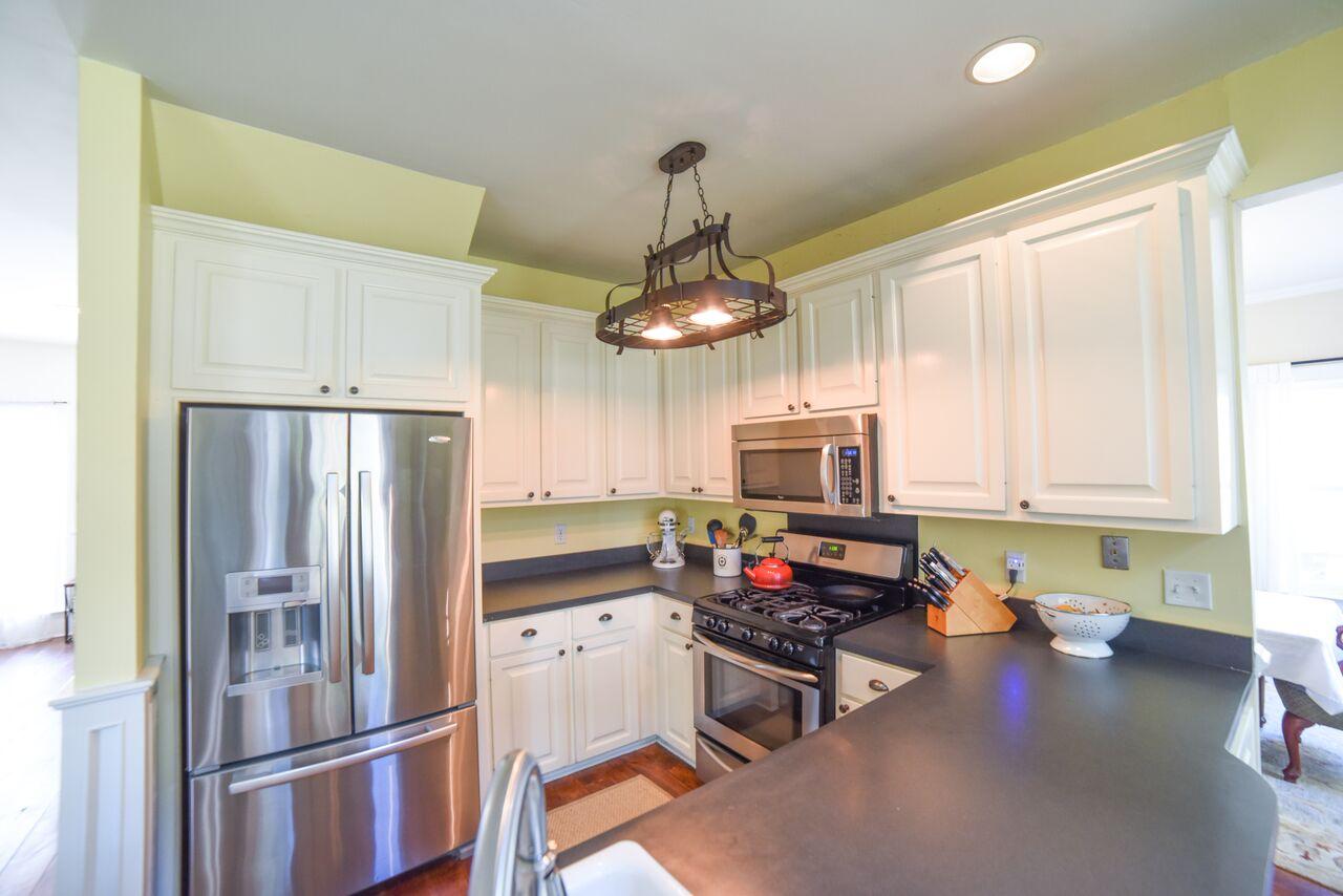 409 Springfield Road Mount Pleasant, SC 29464 - Photo 7 of 23 Kitchen