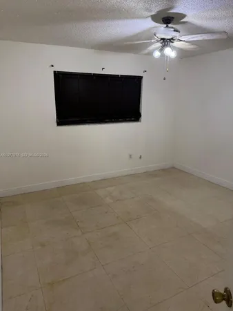 a view of a livingroom with an empty space