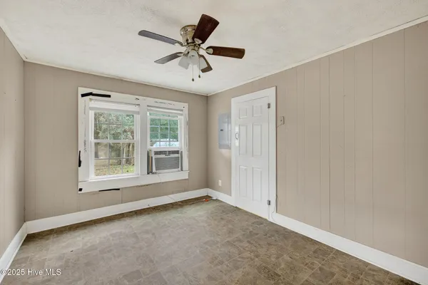 $235,000 | 2400 Wilmington Highway, Willard, NC 28478