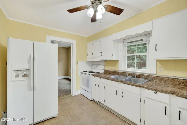 $235,000 | 2400 Wilmington Highway, Willard, NC 28478