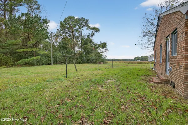 $235,000 | 2400 Wilmington Highway, Willard, NC 28478