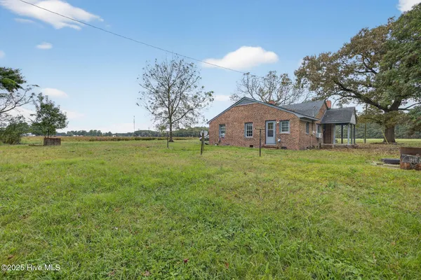 $235,000 | 2400 Wilmington Highway, Willard, NC 28478