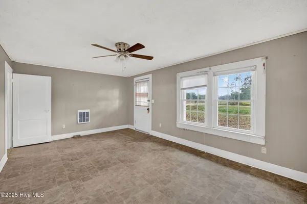 $235,000 | 2400 Wilmington Highway, Willard, NC 28478