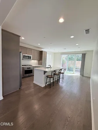 $3,900 | 672 Sage Brook Court, Camarillo, CA 93010