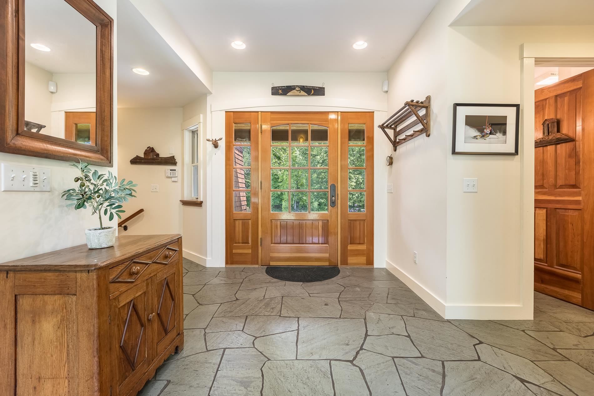 989 Moscow Road Stowe, VT 05672 - Photo 5 of 33 Gallery Image 5