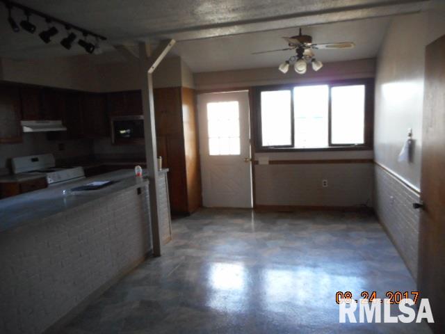 1319 Mennonite Road Metamora, IL 61548 - Photo 5 of 19 Gallery Image 5