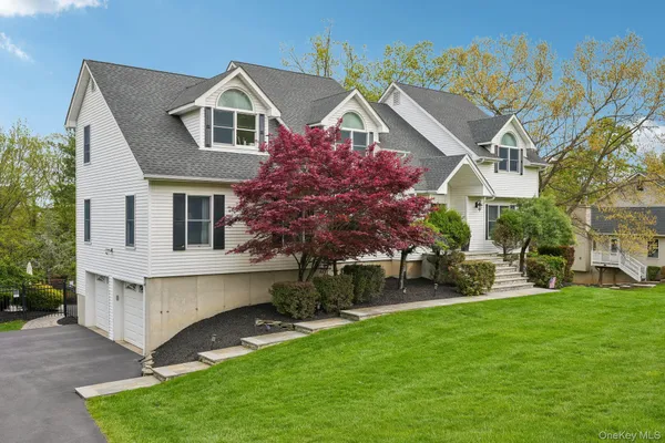 $1,050,000 | 6 Dunderberg Road, Tomkins Cove, NY 10986