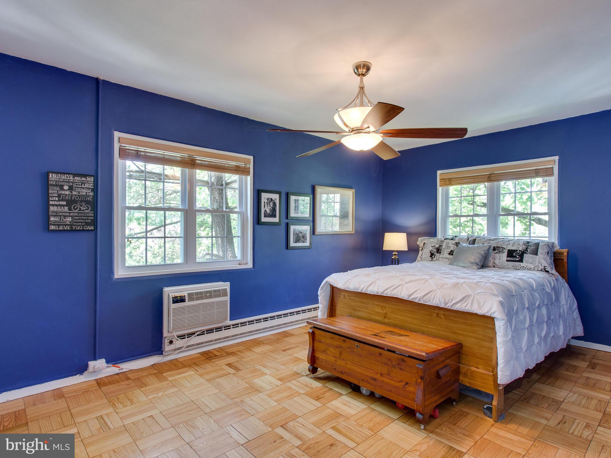 3753 Gunston Road Alexandria, VA 22302 - Photo 10 of 17 Loads of windows in this end unit!
