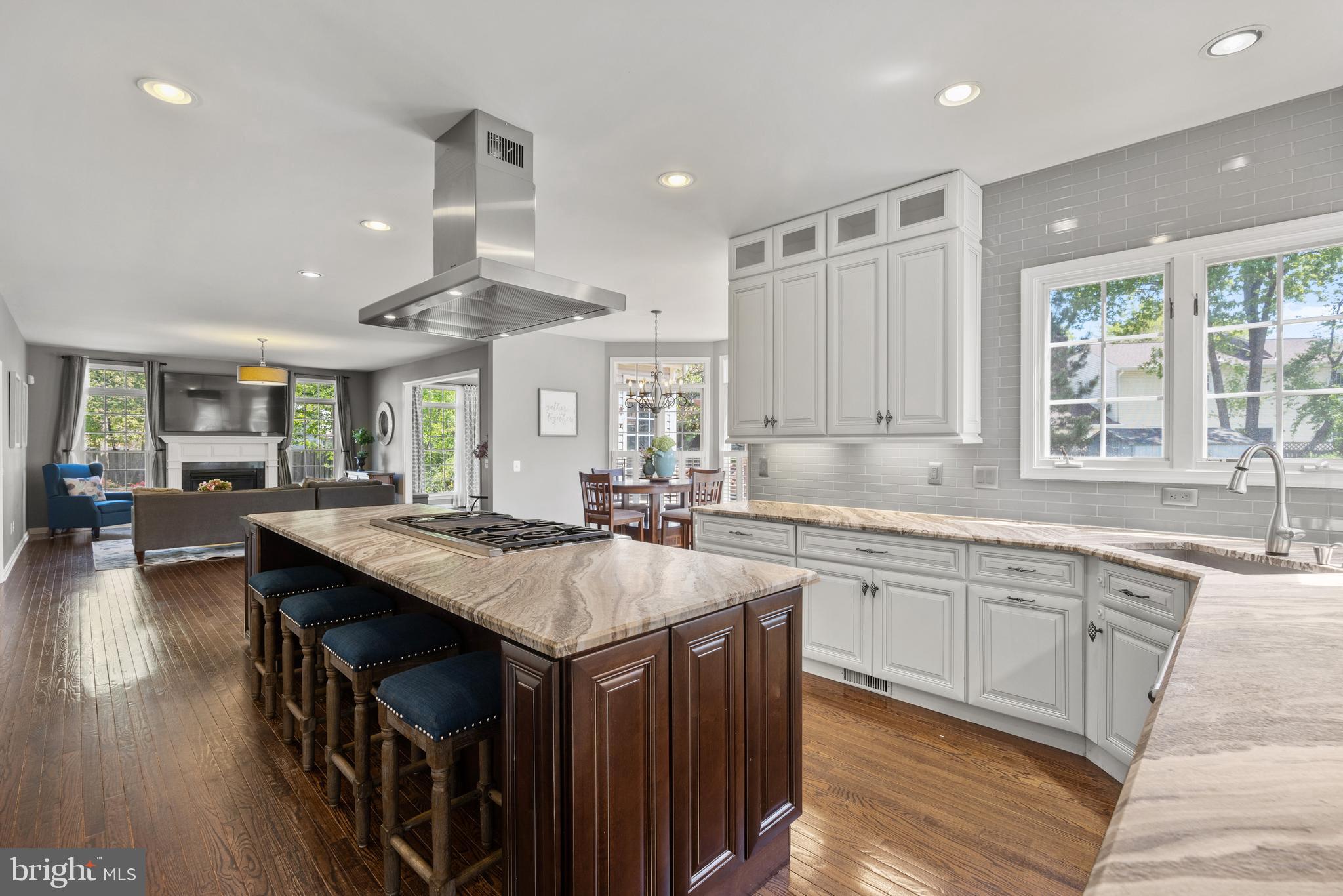 6037 Sumner Road Alexandria, VA 22310 - Photo 3 of 50