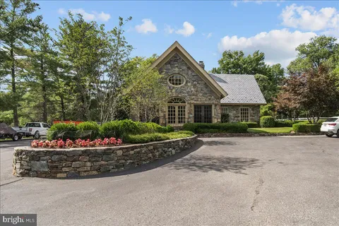 $2,695,000 | 8413 Rapley Ridge Lane, Potomac, MD 20854