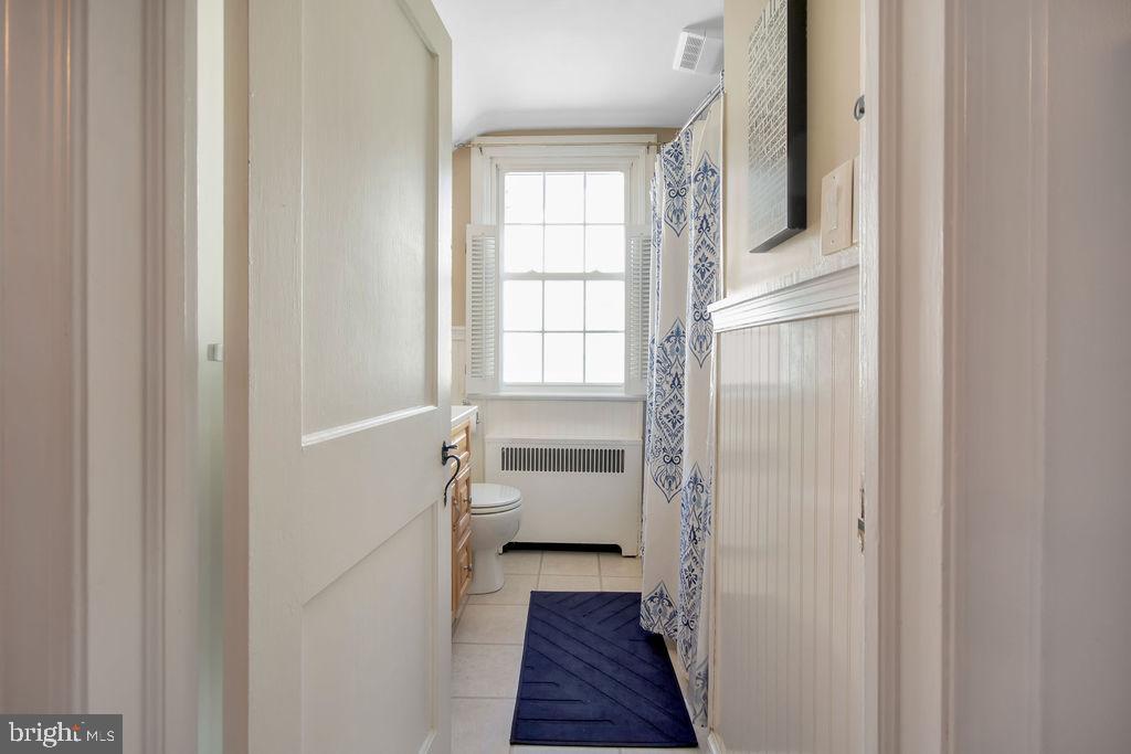 2524 Prescott Road Havertown, PA 19083 - Photo 25 of 34 Second Bathroom