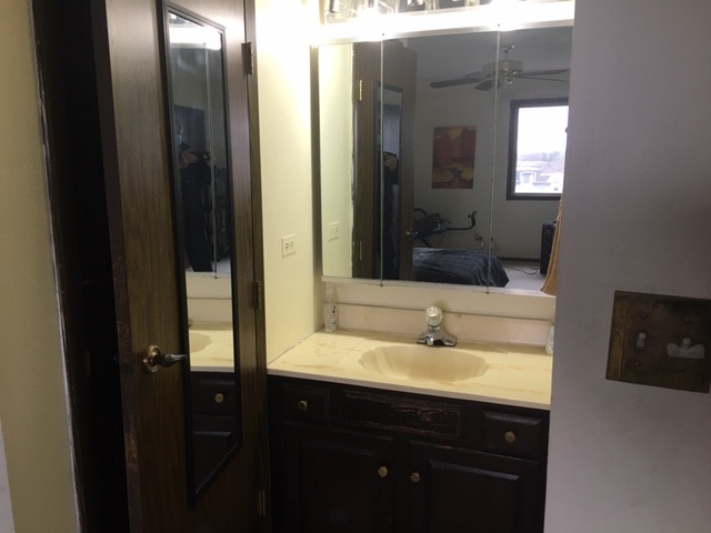 601 West Huntington Commons Road, Unit 412 Mount Prospect, IL 60056 - Photo 6 of 8