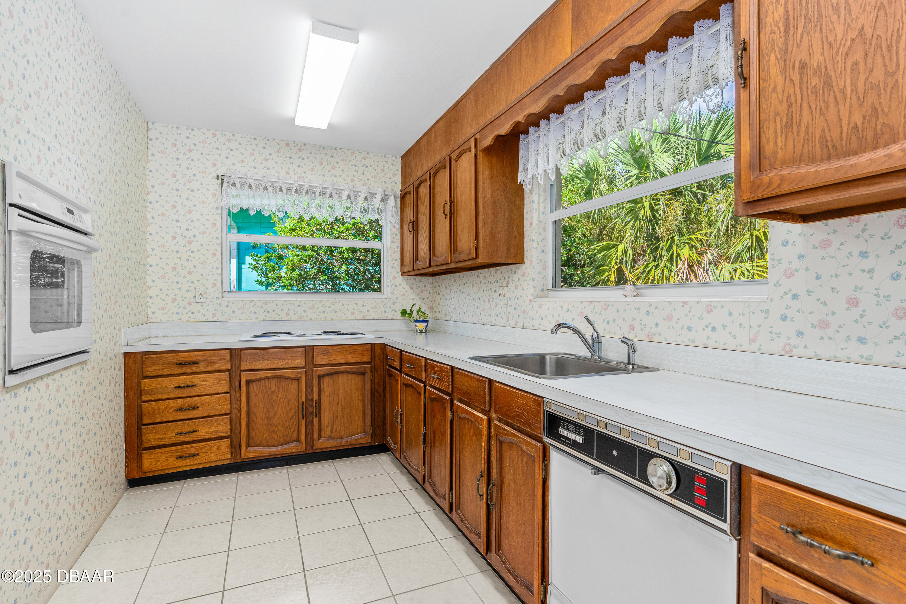 596 South Ridgewood Avenue Ormond Beach, FL 32174 - Photo 17 of 41 596 S. Ridgewood -20