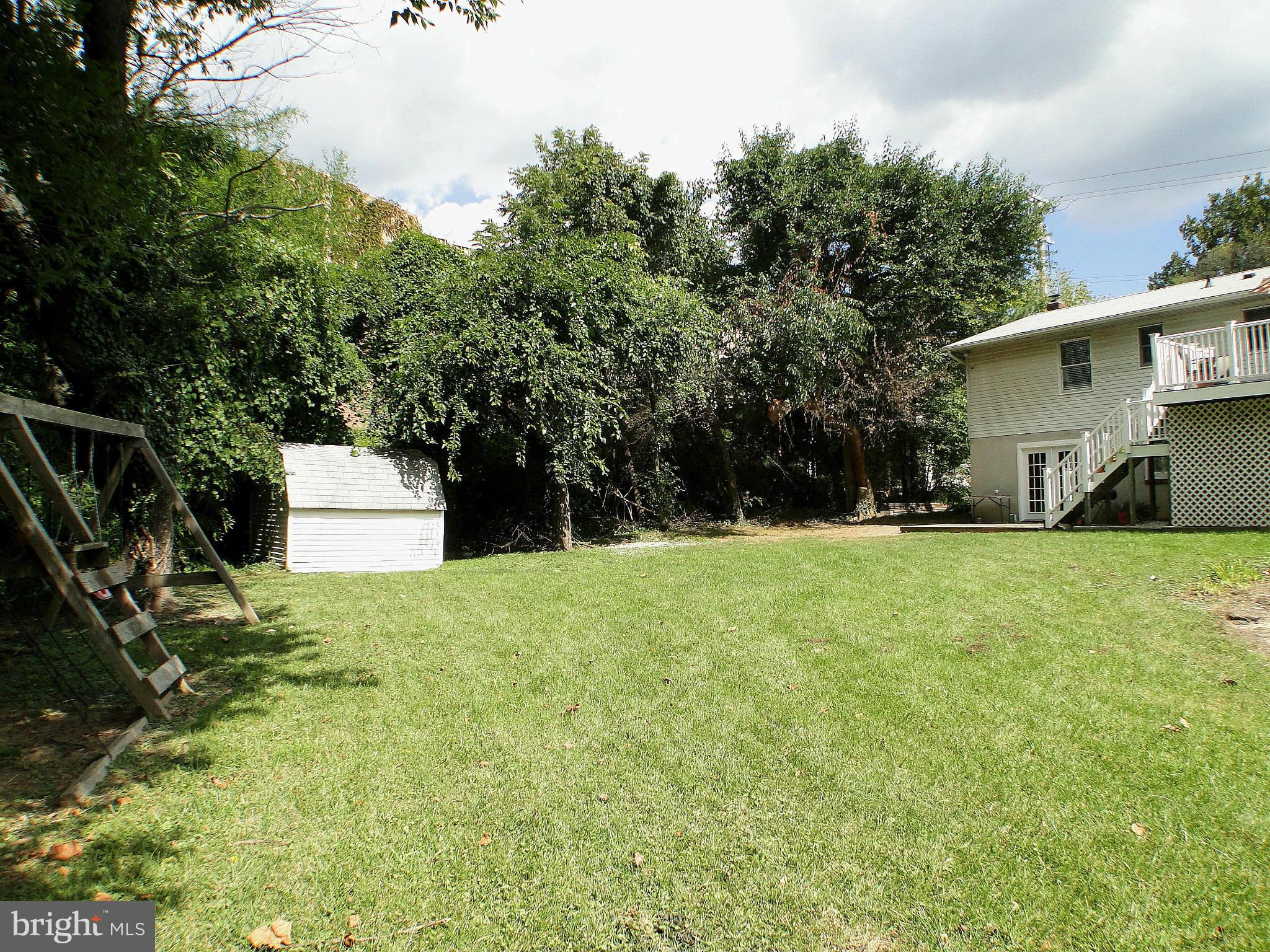 8324 Thornton Road Towson, MD 21204 - Photo 29 of 30 Backs To Woods
