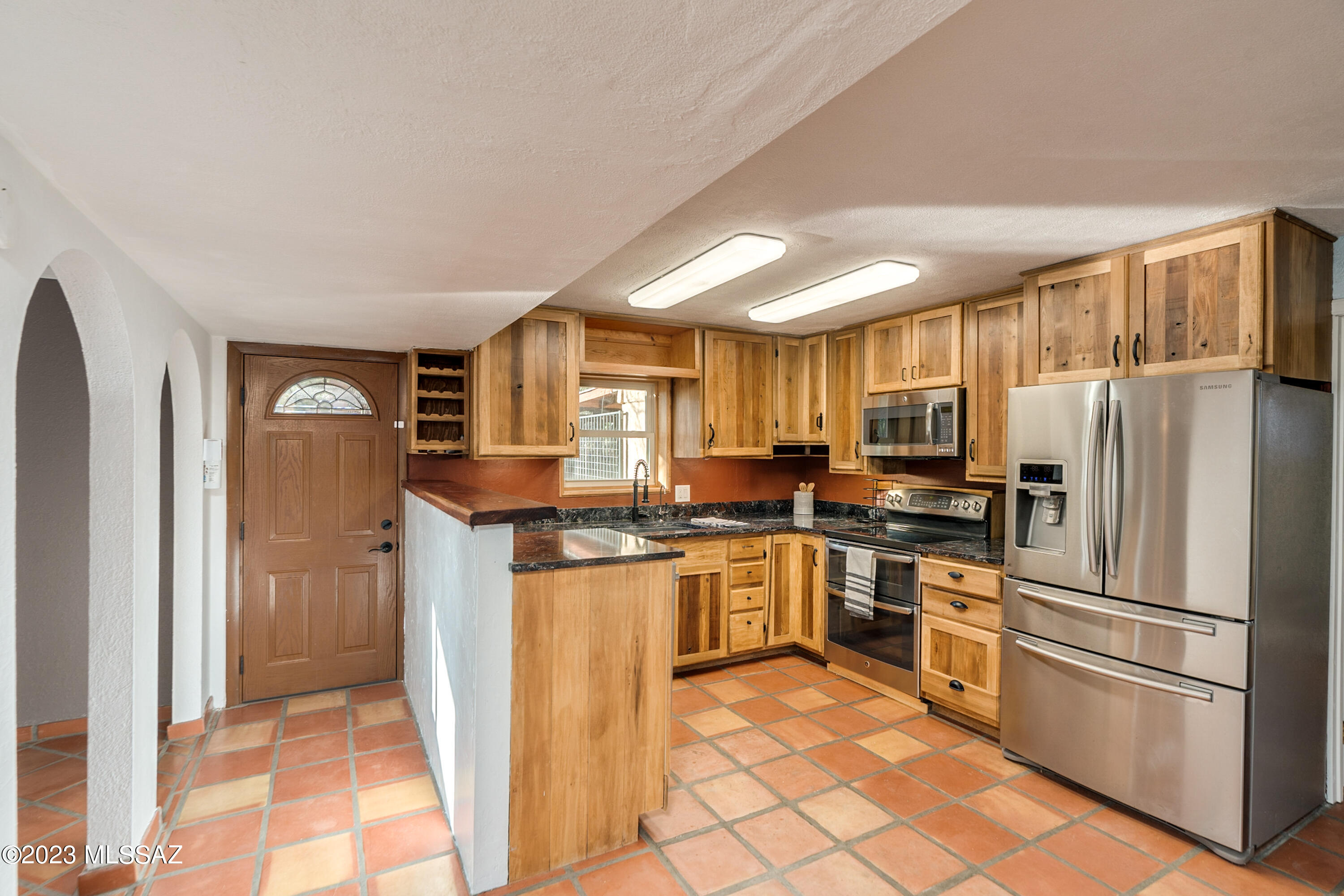4220 West Milton Road Tucson, AZ 85746 - Photo 6 of 43 Gallery Image 6