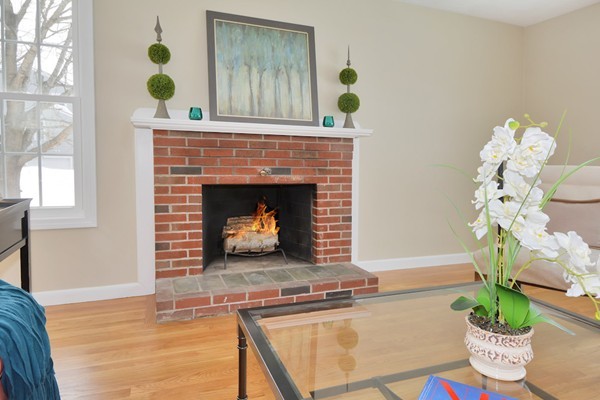 7 Patriots Road Acton, MA 01720 - Photo 5 of 23 Gallery Image 5