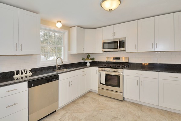 7 Patriots Road Acton, MA 01720 - Photo 7 of 23 Gallery Image 7