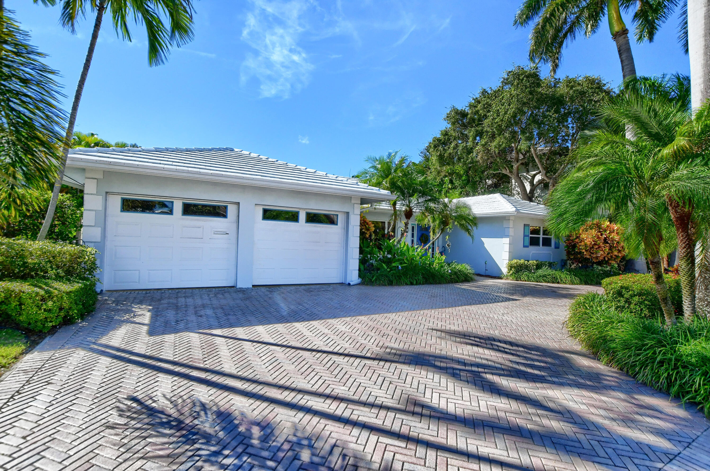 820 Northeast 33rd Street Boca Raton, FL 33431 - Photo 3 of 49 23_ebf_6539-hdr(5)