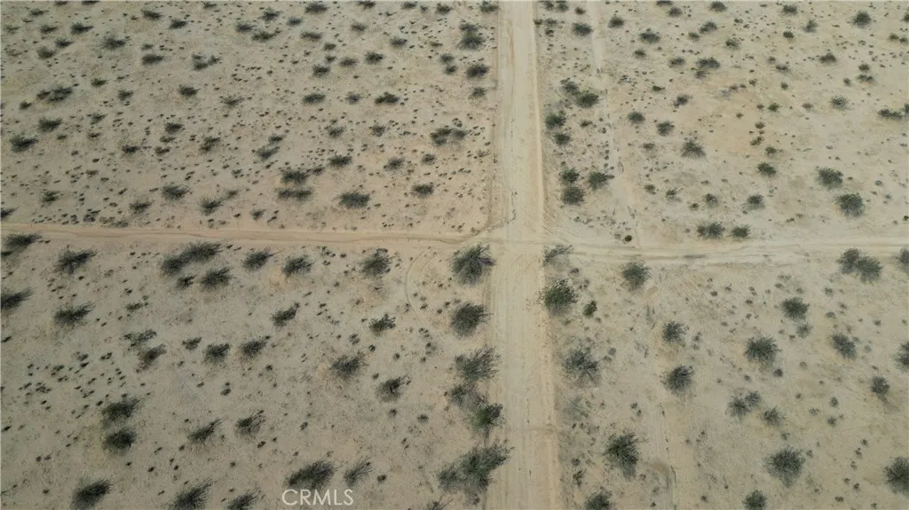 0 Kingstone Edwards, CA 93523 - Photo 5 of 11 a bathroom with a shower curtain