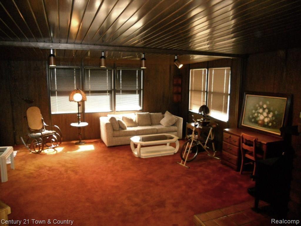 2406 Oakcrest Road Sterling Heights, MI 48310 - Photo 10 of 29 DSCN0990.jpg