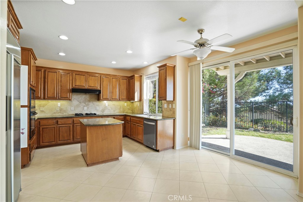 20600 Vercelli Way Porter Ranch, CA 91326 - Photo 9 of 51
