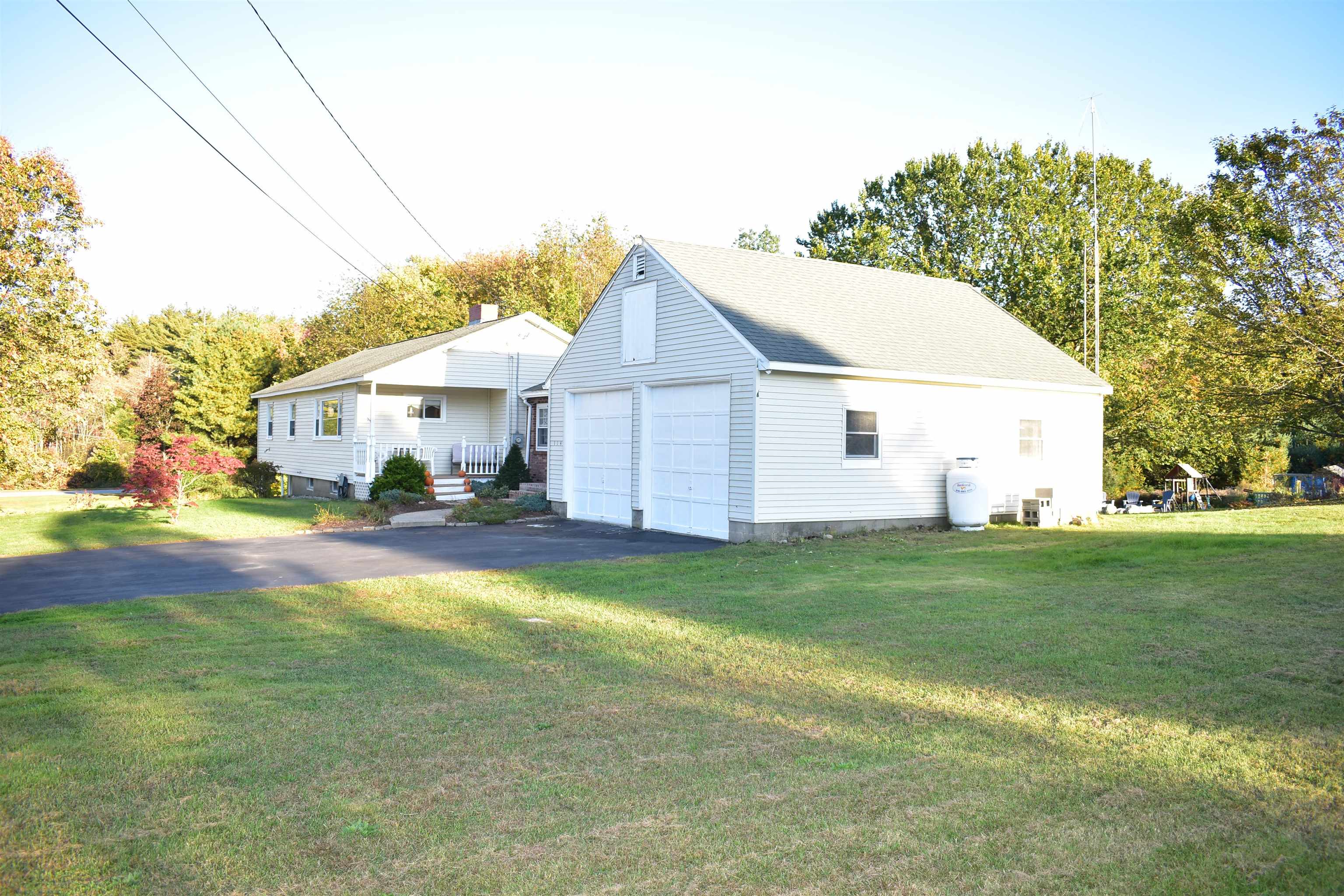 114 Raymond Road Auburn, NH 03032 - Photo 2 of 40 Gallery Image 2