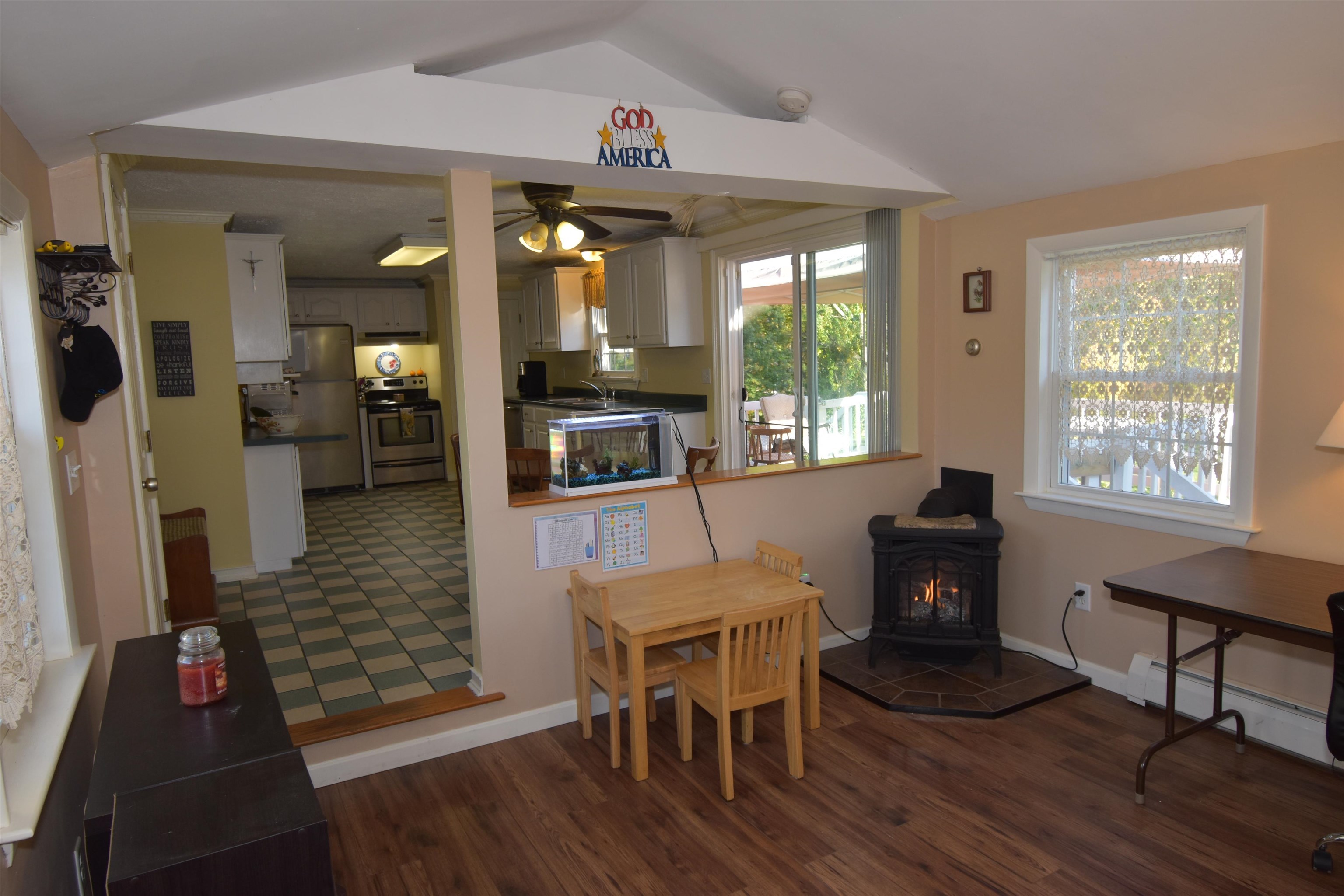 114 Raymond Road Auburn, NH 03032 - Photo 5 of 40 Gallery Image 5
