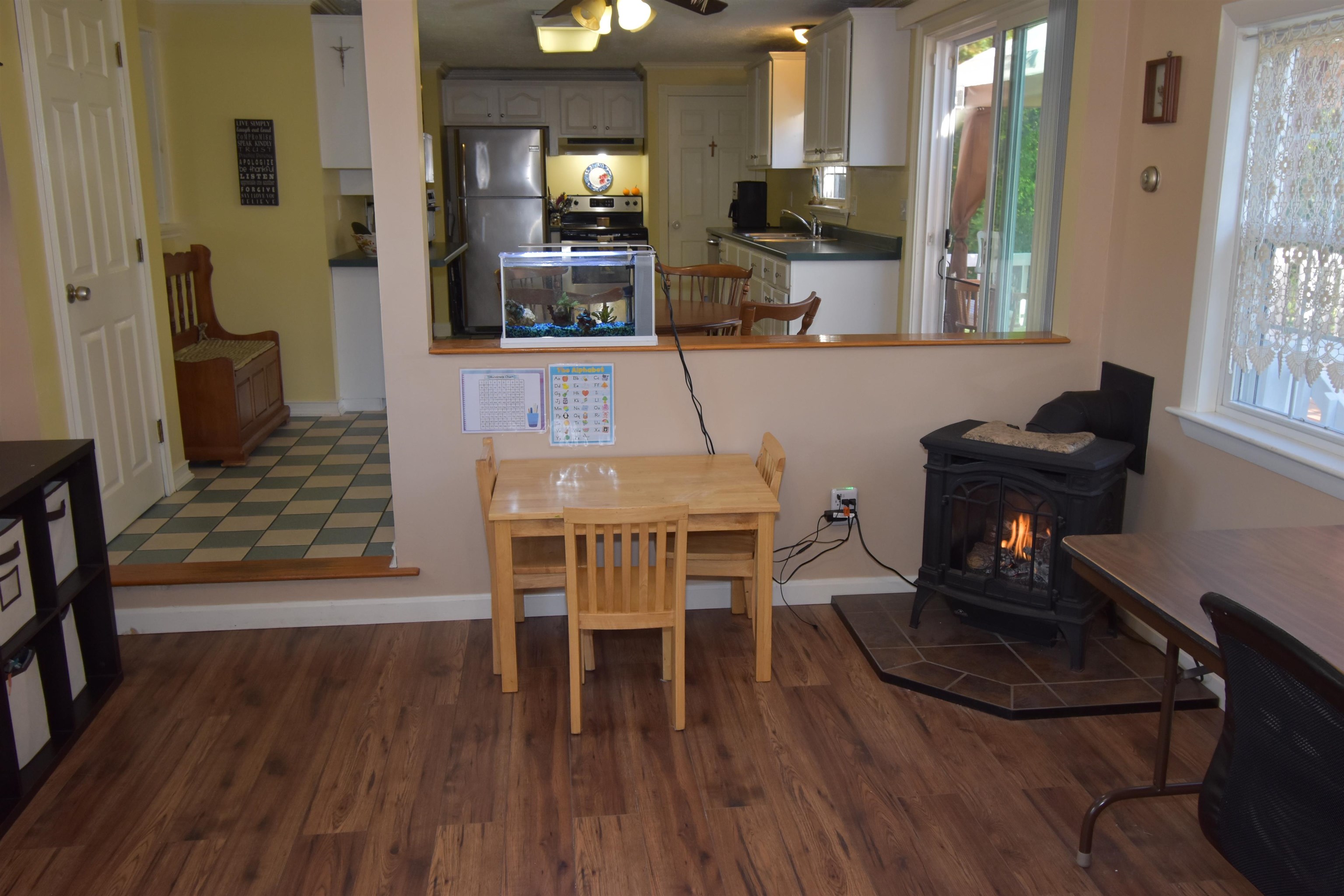 114 Raymond Road Auburn, NH 03032 - Photo 6 of 40 Gallery Image 6
