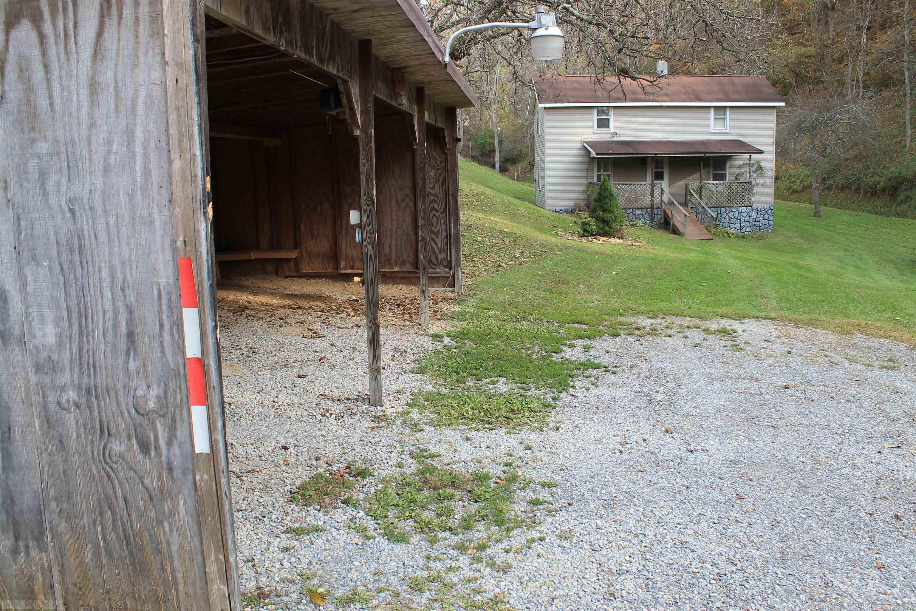 3297 Lowmans Ferry Road Pulaski, VA 24301 - Photo 18 of 33 Gallery Image 18