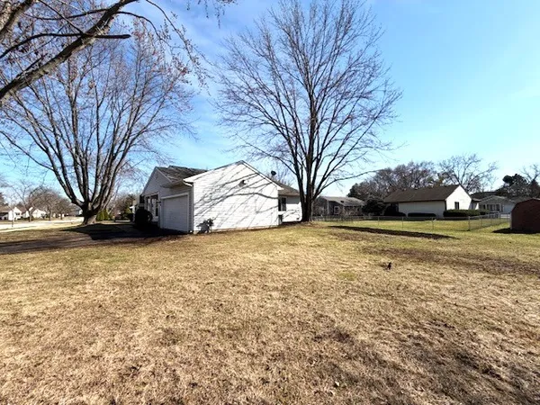 $429,000 | 346 Danbury Drive, Naperville, IL 60565