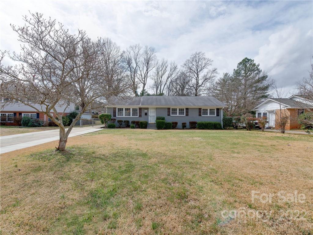 4216 Woodleaf Road Charlotte, NC 28205 - Photo 1 of 28 Gallery Image 1