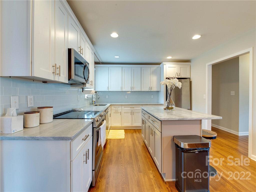 4216 Woodleaf Road Charlotte, NC 28205 - Photo 16 of 28 Gallery Image 16