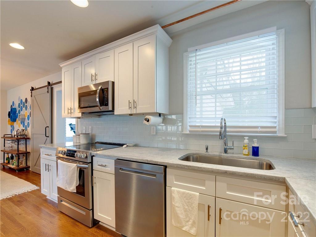 4216 Woodleaf Road Charlotte, NC 28205 - Photo 17 of 28 Gallery Image 17