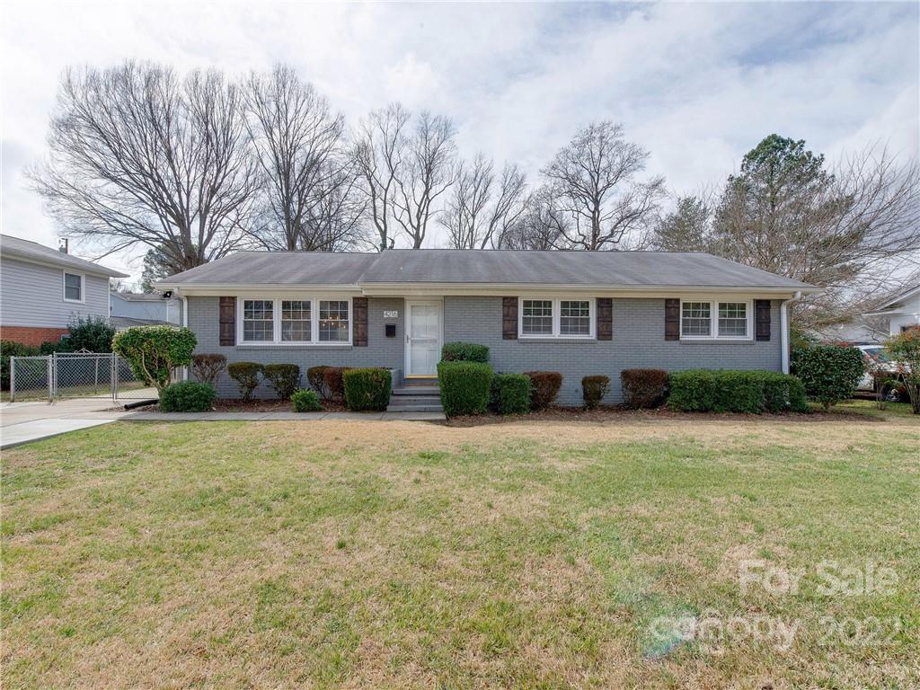 4216 Woodleaf Road Charlotte, NC 28205 - Photo 2 of 28 Gallery Image 2