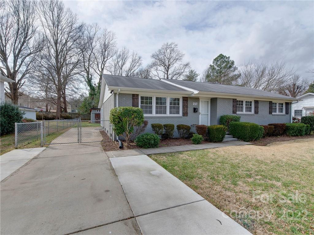 4216 Woodleaf Road Charlotte, NC 28205 - Photo 3 of 28 Gallery Image 3