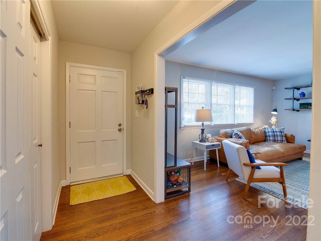 4216 Woodleaf Road Charlotte, NC 28205 - Photo 7 of 28 Gallery Image 7