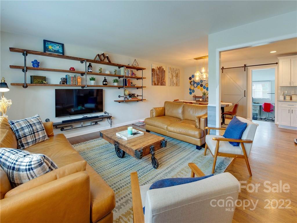 4216 Woodleaf Road Charlotte, NC 28205 - Photo 10 of 28 Gallery Image 10