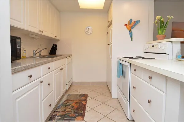 $1,850 | 12760 Indian Rocks Road, Unit 553, Largo, FL 33774