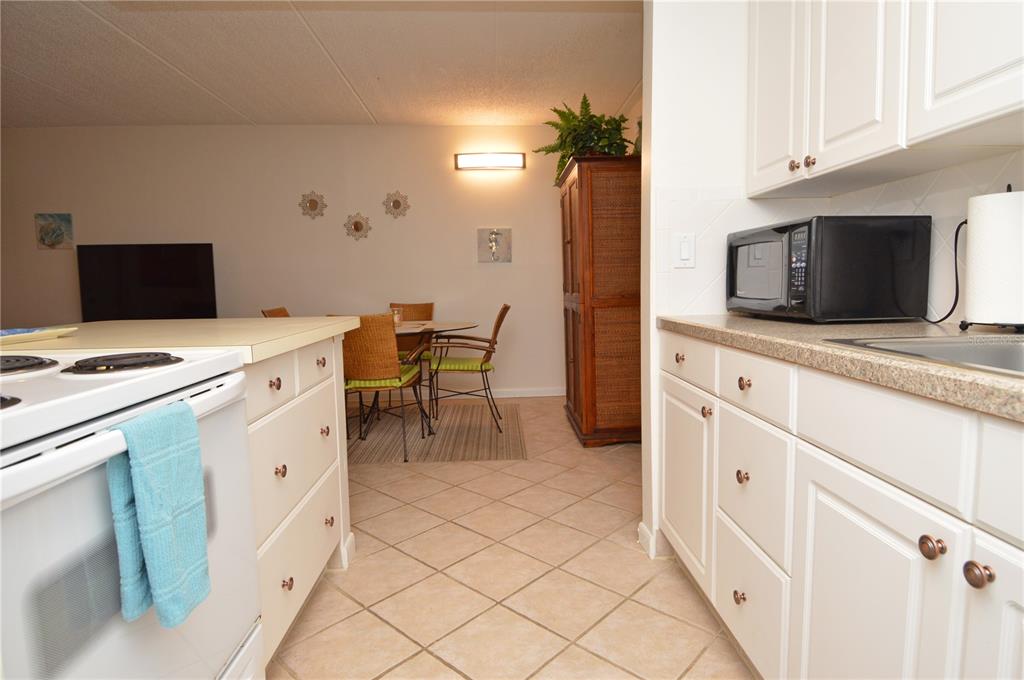 12760 Indian Rocks Road, Unit 553 Largo, FL 33774 - Photo 10 of 92