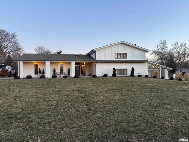 $395,000 | 1431 Donlee Street, Quincy, IL 62305