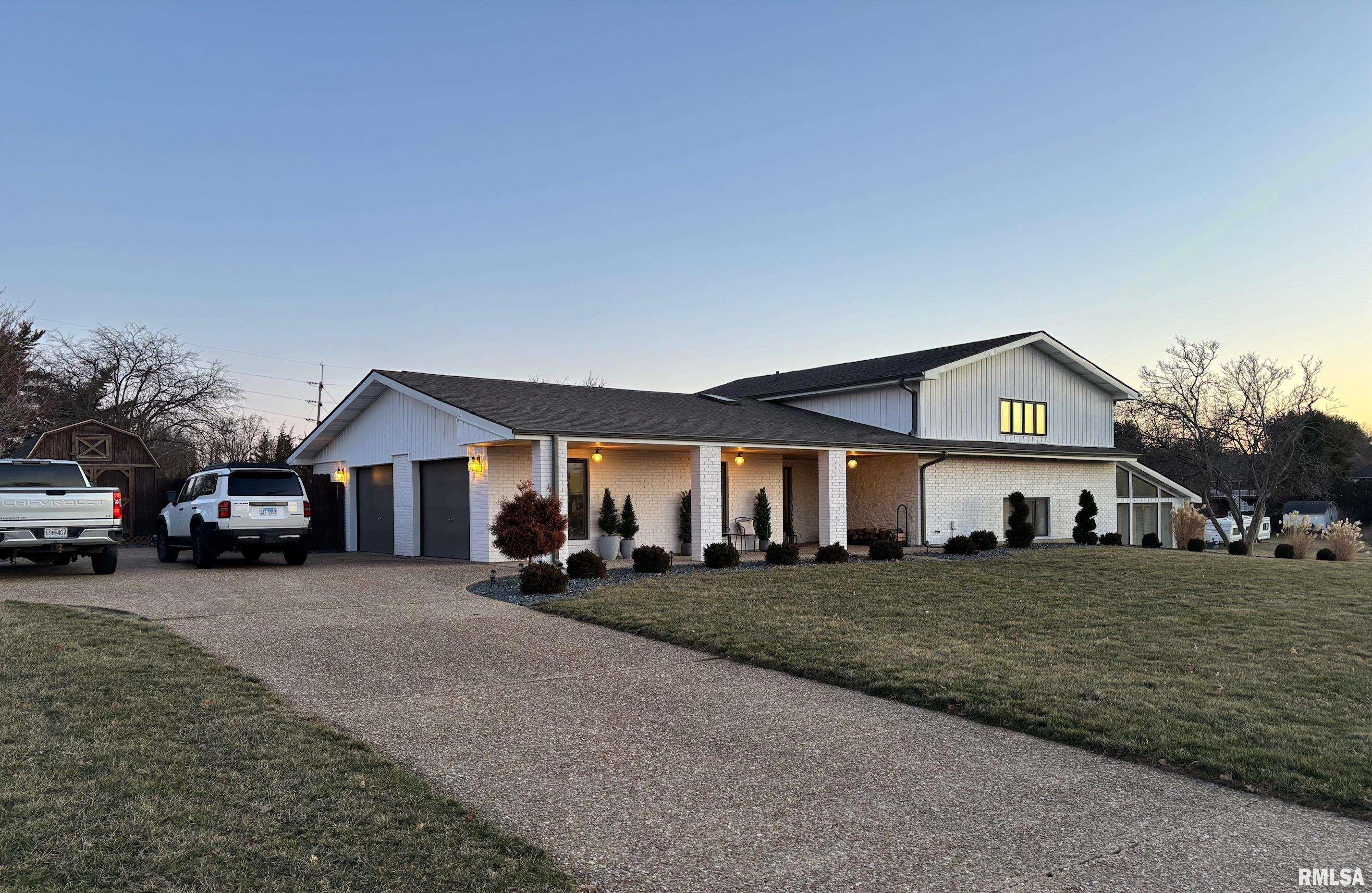 1431 Donlee Street Quincy, IL 62305 - Photo 2 of 33