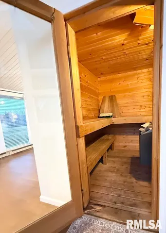 $395,000 | 1431 Donlee Street, Quincy, IL 62305