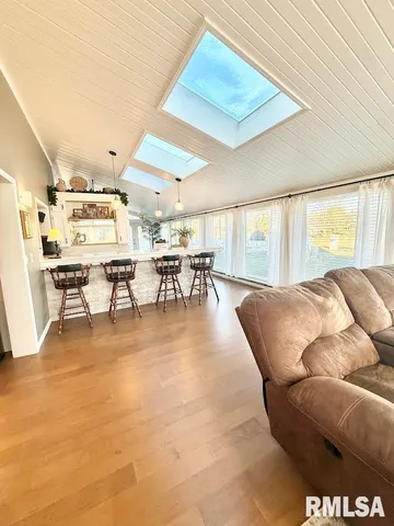 $395,000 | 1431 Donlee Street, Quincy, IL 62305