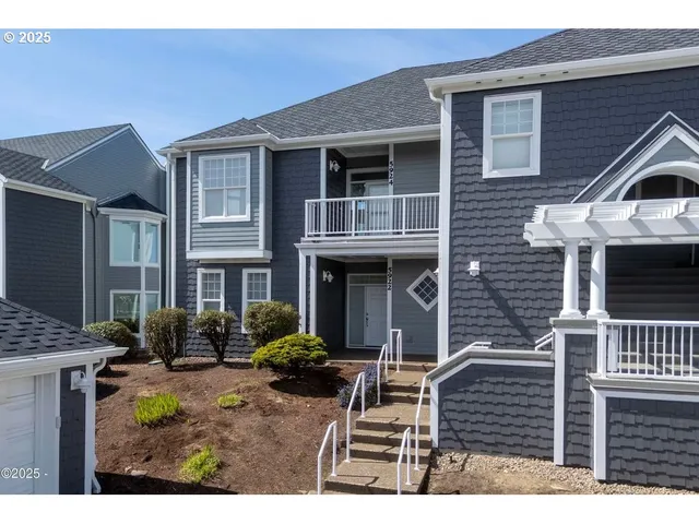 a view of outdoor space yard and patio