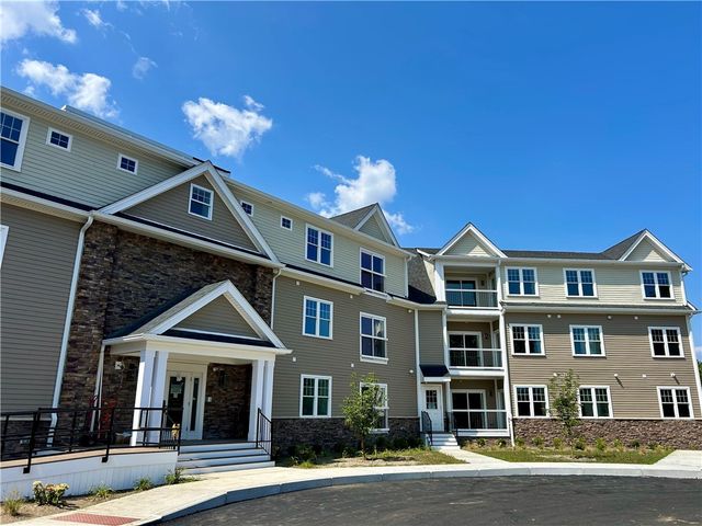 $570,000 | 9 Joseph N Zenga Jr Boulevard, Unit 203, East Greenwich, RI 02818