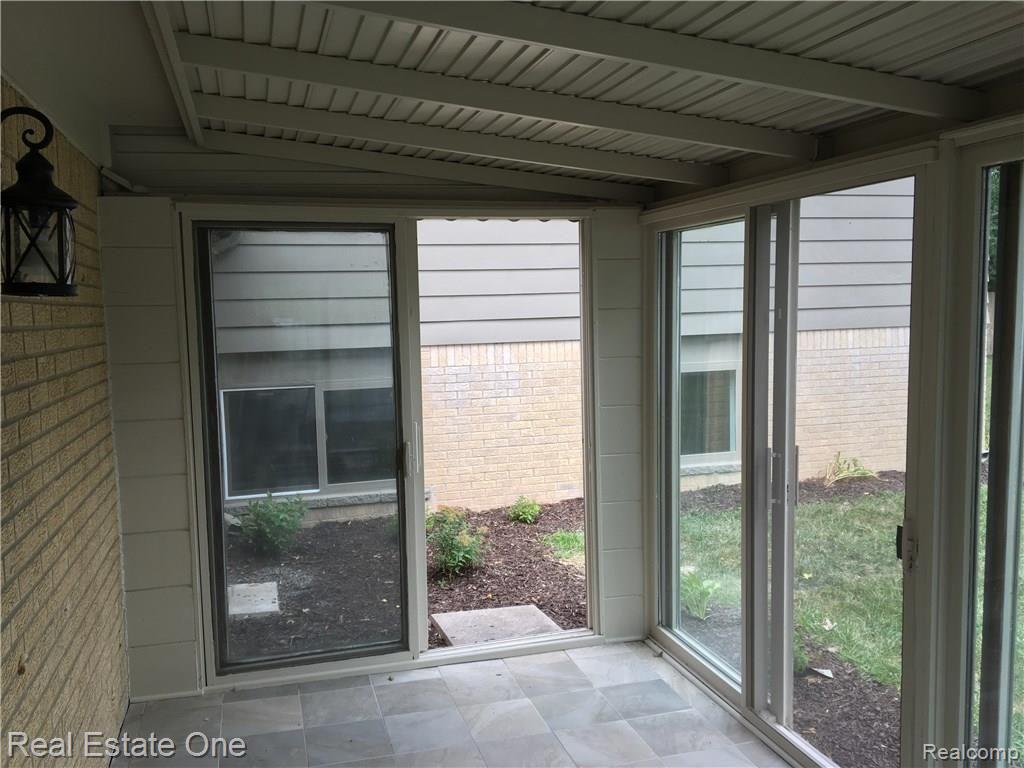 28860 Bell Road Southfield, MI 48034 - Photo 12 of 30 IMG_2250.JPG