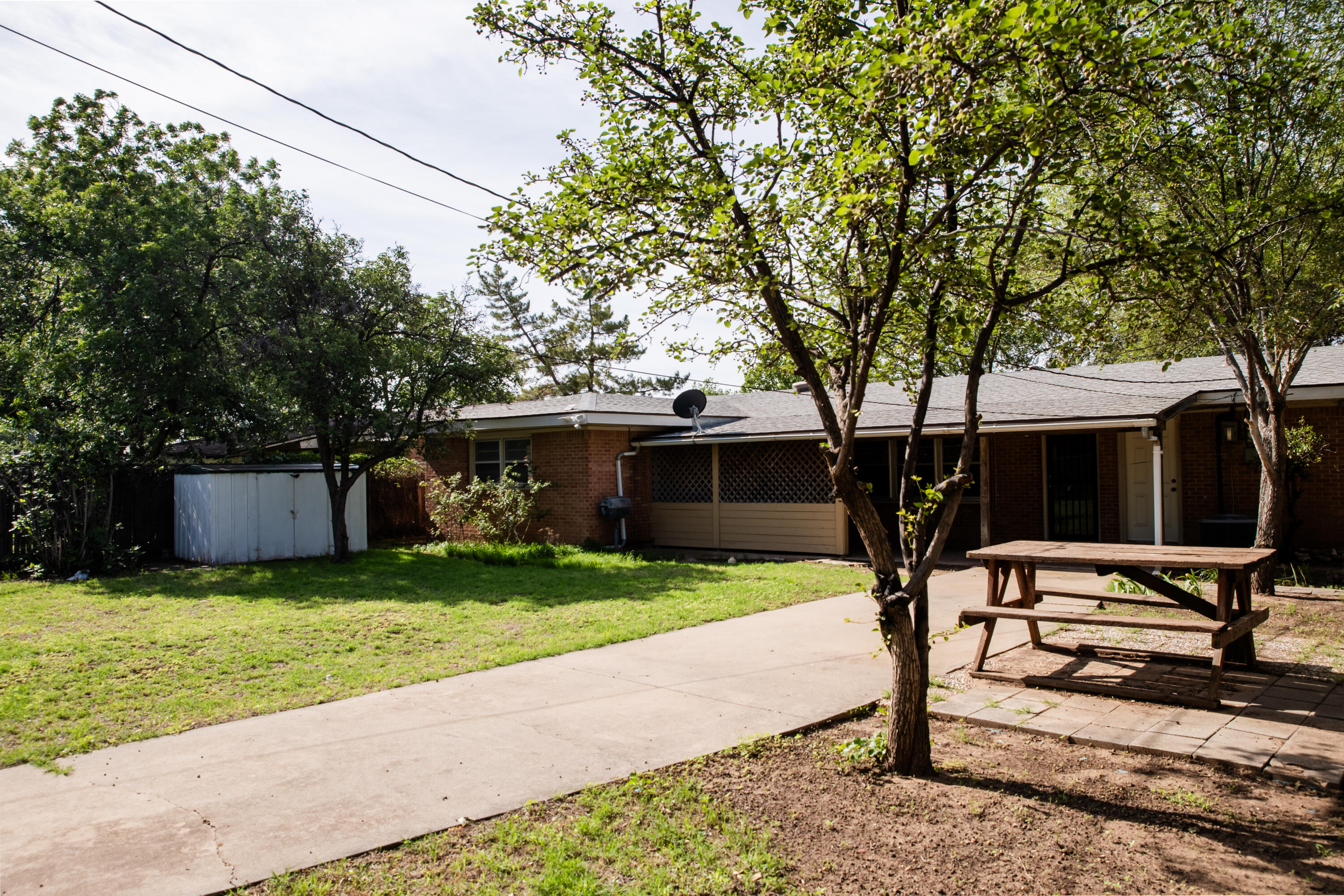 4926 48th Street Lubbock, TX 79414 - Photo 15 of 16 backyard