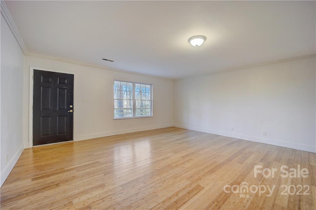 75 Bear Rock Loop Road Hendersonville, NC 28739 - Photo 7 of 30 Gallery Image 7